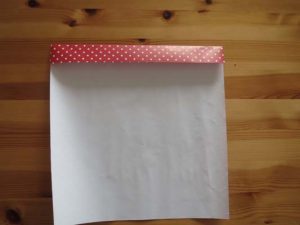 Geschenkpapier mit Knick nach innen