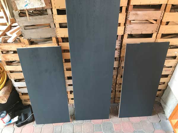 Holz lackieren für den Betttisch auf Rollen