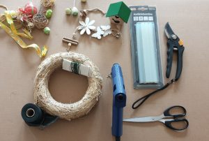 Materialien und Werkzeuge für Frühlingskranz aus Buchsbaum