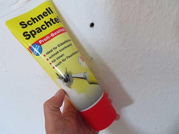 Spachtelmasse-fuer-duebelloecher