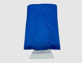 Abb. Eiskratzer mit Handschuh Blau