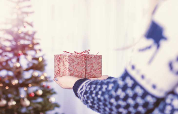 Enttäuschung unter dem Weihnachtsbaum – Was tun mit unliebsamen Weihnachtsgeschenken?