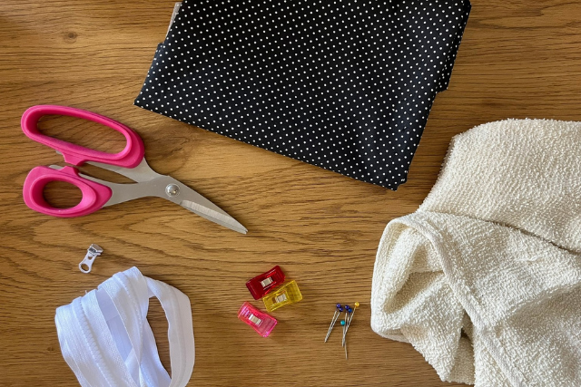 Das Material und die Tools zum N&auml;hen der Kosmetiktasche