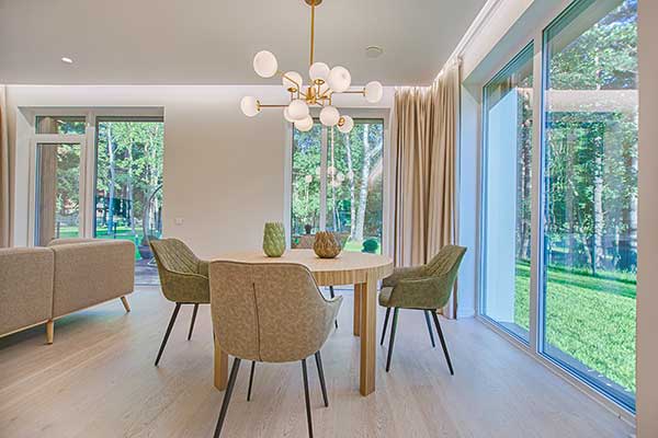 Wohnzimmer in Lagom-Einrichtung