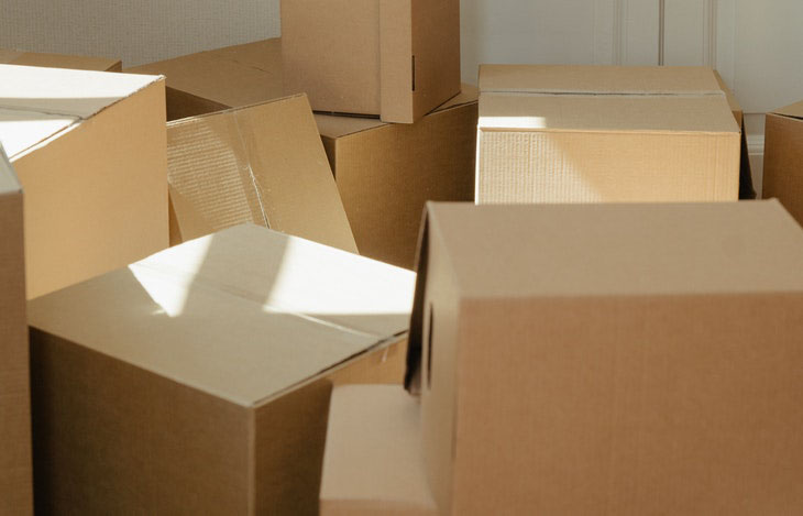 Umzugskarton richtig packen & falten: So gelingt es! 