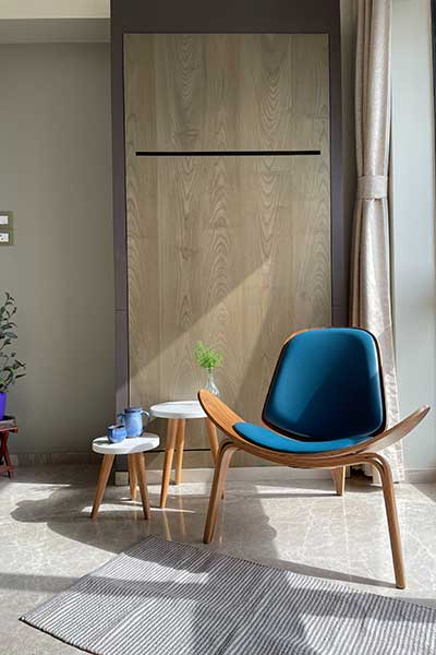 Wohnzimmer mit Wabi-Sabi-Einrichtung