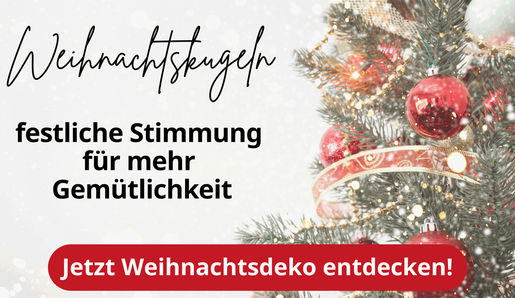 Weihnachtliche Stimmung mit Christbaumkugeln am geschmückten Baum – Weihnachtsdeko bei tedox entdecken!